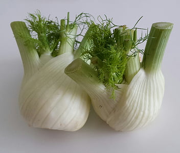 two white-and-green spring onions thumbnail