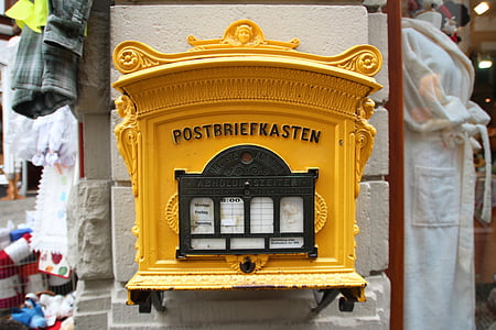 white and yellow Postbriefkasten decor thumbnail