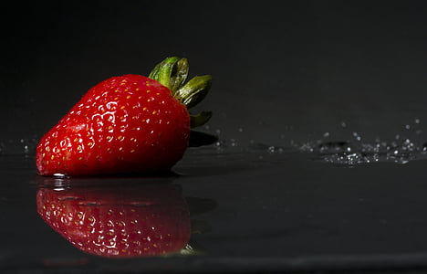 shallow focus of strawberry thumbnail