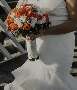 woman holding bouquet of flowers thumbnail