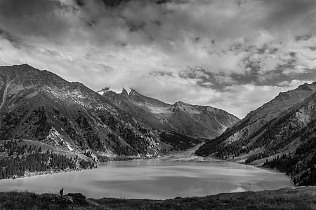 aerial view photography of mountain thumbnail
