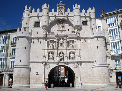 14th-century city gate Arco de Santa María in Burgos, Spain thumbnail