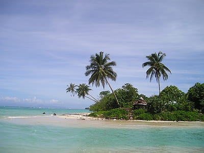 photo of island with houses thumbnail