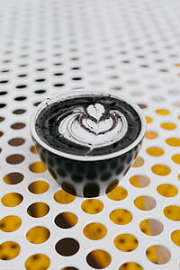 charcoal latte art thumbnail