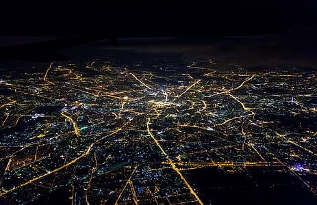 aerial view photography of city thumbnail