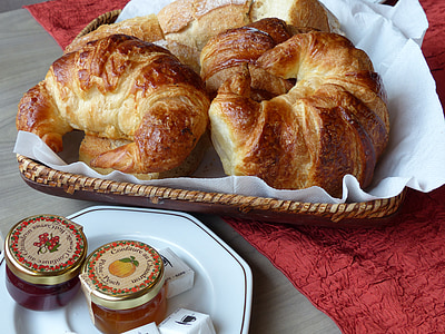 several baked pastries thumbnail