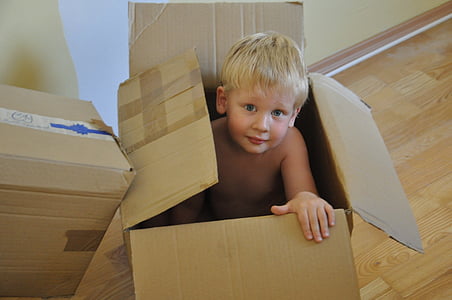 boy inside box thumbnail