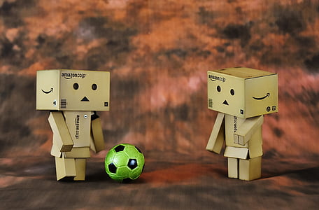 two Amazon cardboard box figure thumbnail