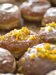 shallow focus photography of baked brownies thumbnail