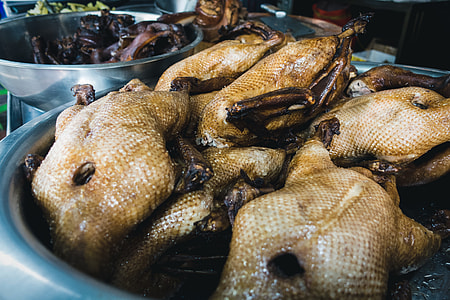 Peking ducks thumbnail