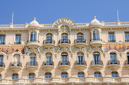 photograph of beige concrete structure thumbnail
