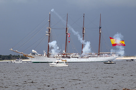 Spanish Navy Training Vessel in Pensalcola, Florida thumbnail