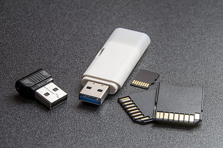 flash drive and micro SD cards thumbnail