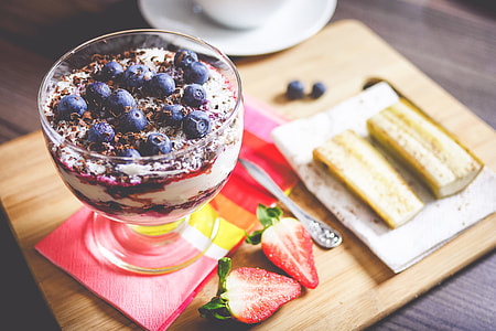 Healthy Morning Dessert: Blueberries Sundae thumbnail