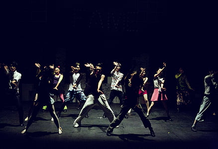 group of dancer photography thumbnail