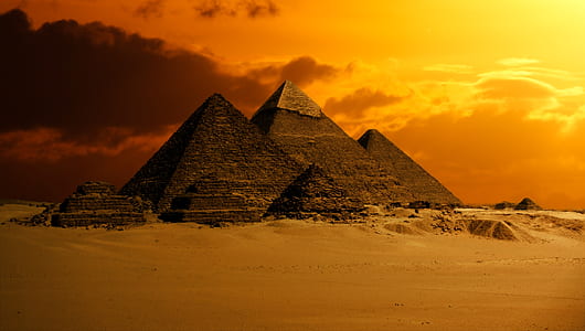 Pyramids of Giza digital wallpaper thumbnail