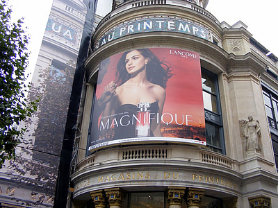 Magnifique signage in building thumbnail
