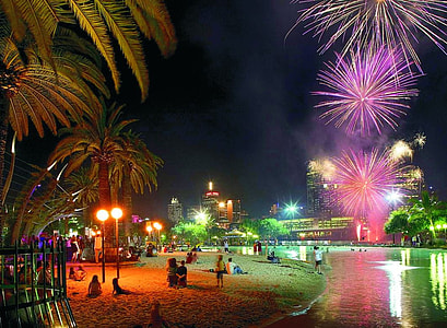 Riverfire fireworks during Brisbane Festival thumbnail