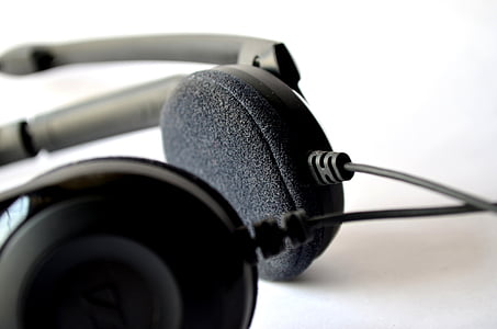 black corded headset thumbnail