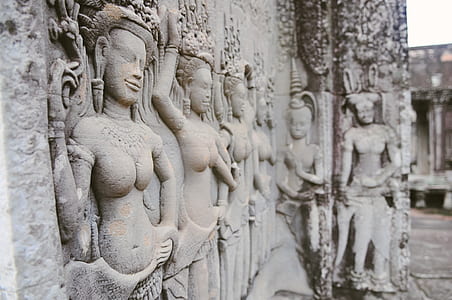 people embossed wall statue thumbnail