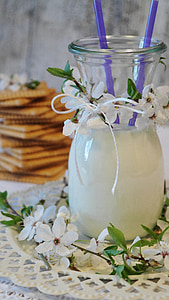 selective focus photography of filled glass vase thumbnail