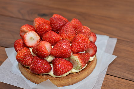 strawberry pastry thumbnail