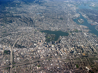 Aerial view of center of Oakland, California thumbnail