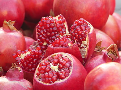 close-up photography of pomegranates thumbnail