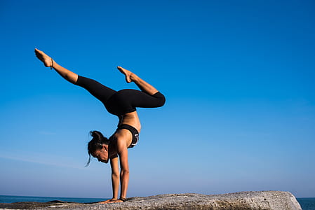 woman black leggings thumbnail