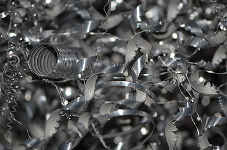 shallow focus photography of metal shreds thumbnail