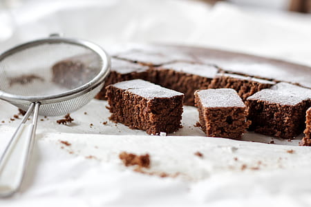 slices of brownies with white toppings thumbnail