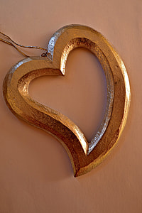 gold wooden heart decor thumbnail