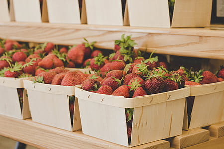 Bunch of Red Strawberries thumbnail