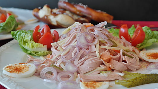 bacon with vegetable on plate thumbnail