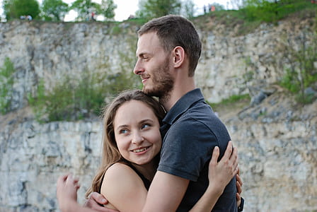 woman hugging man thumbnail
