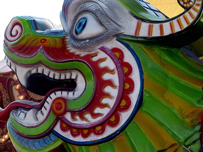 closeup photo of Chinese guardian lion thumbnail