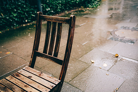 Chair under the rain thumbnail
