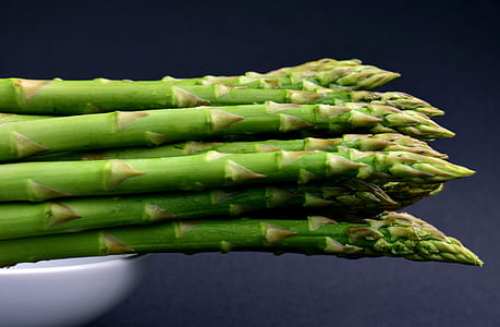 green asparagus thumbnail