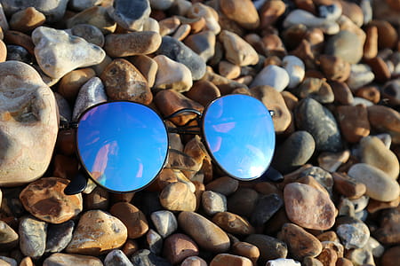 Black Farmed Sunglasses on Rocks thumbnail