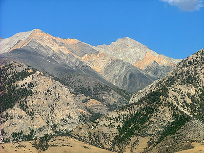 Mountains Around Borah Peak, the highest point in Idaho thumbnail