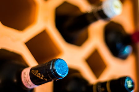 black wine bottle thumbnail