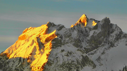 mountain on cover by snow thumbnail