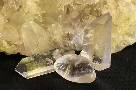 clear and yellow geode thumbnail