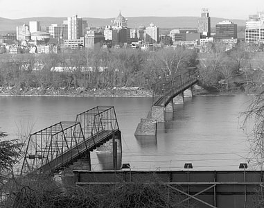 Collapsed Walnut Street Bridge after flood of 1996 in Harrisburg, Pennsylvania thumbnail