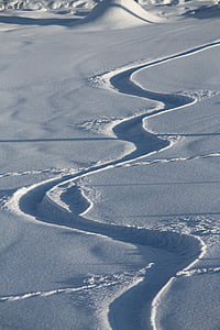 pathway on white sand thumbnail