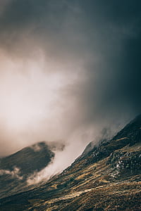 foggy mountain thumbnail