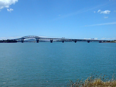 Harbour Bridge over the Bay in Auckland, New Zealand thumbnail