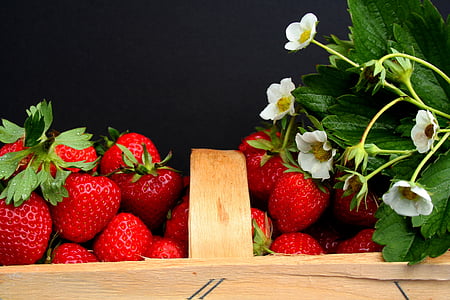 red strawberries thumbnail