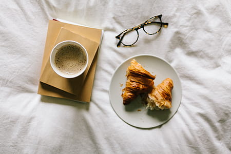 Croissant and coffee thumbnail