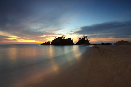 body of water during daytime photo thumbnail